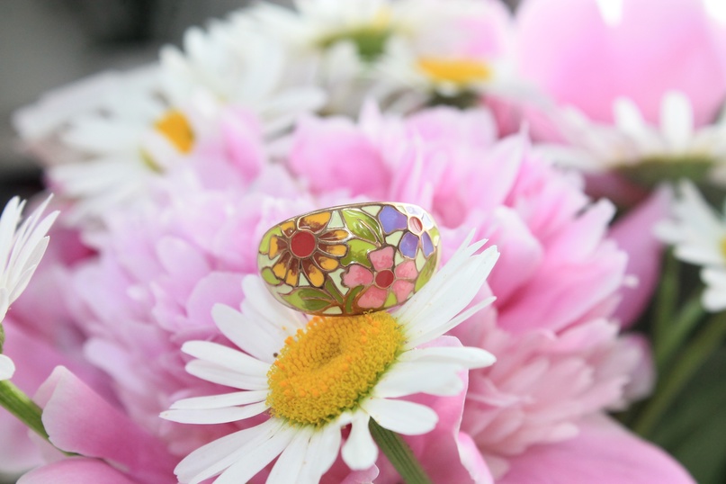 Кольцо с эмалью